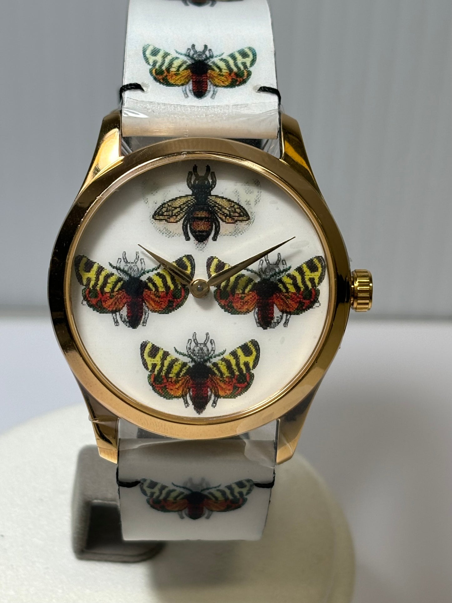 Gucci G-Timeless  Contemporary Quartz Bee & Butterfly Hologram Watch