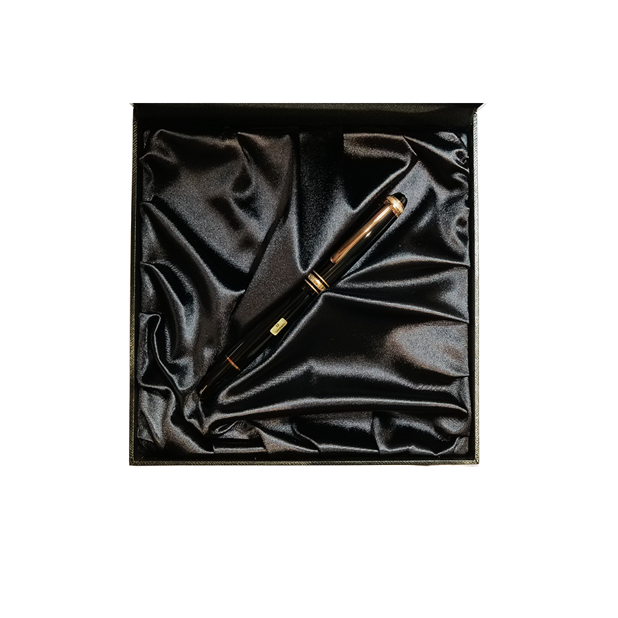 Montblanc Meisterstuck 146 GP LeGrand Solitaire Fountain Pen Limited Edition