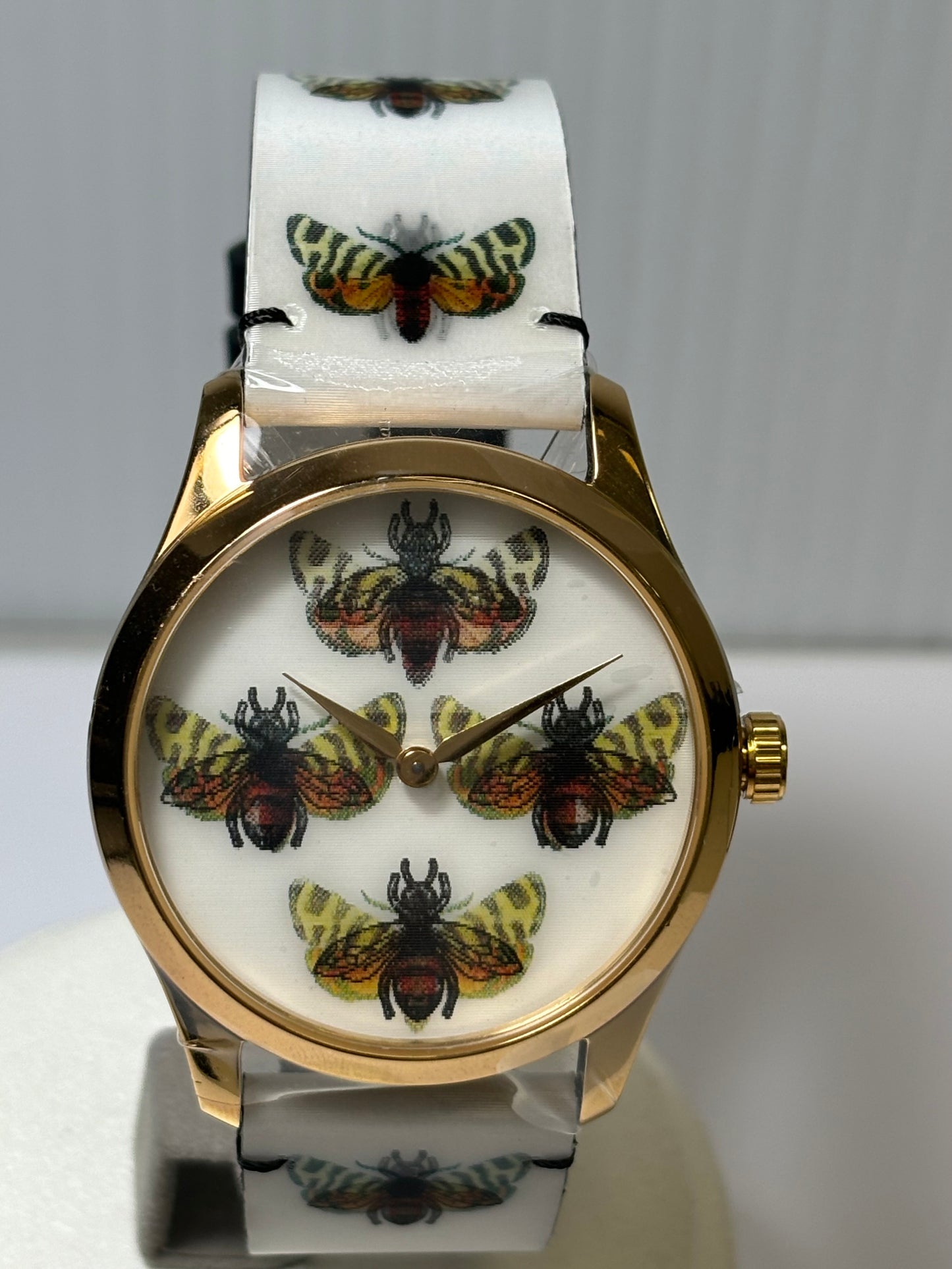 Gucci G-Timeless  Contemporary Quartz Bee & Butterfly Hologram Watch