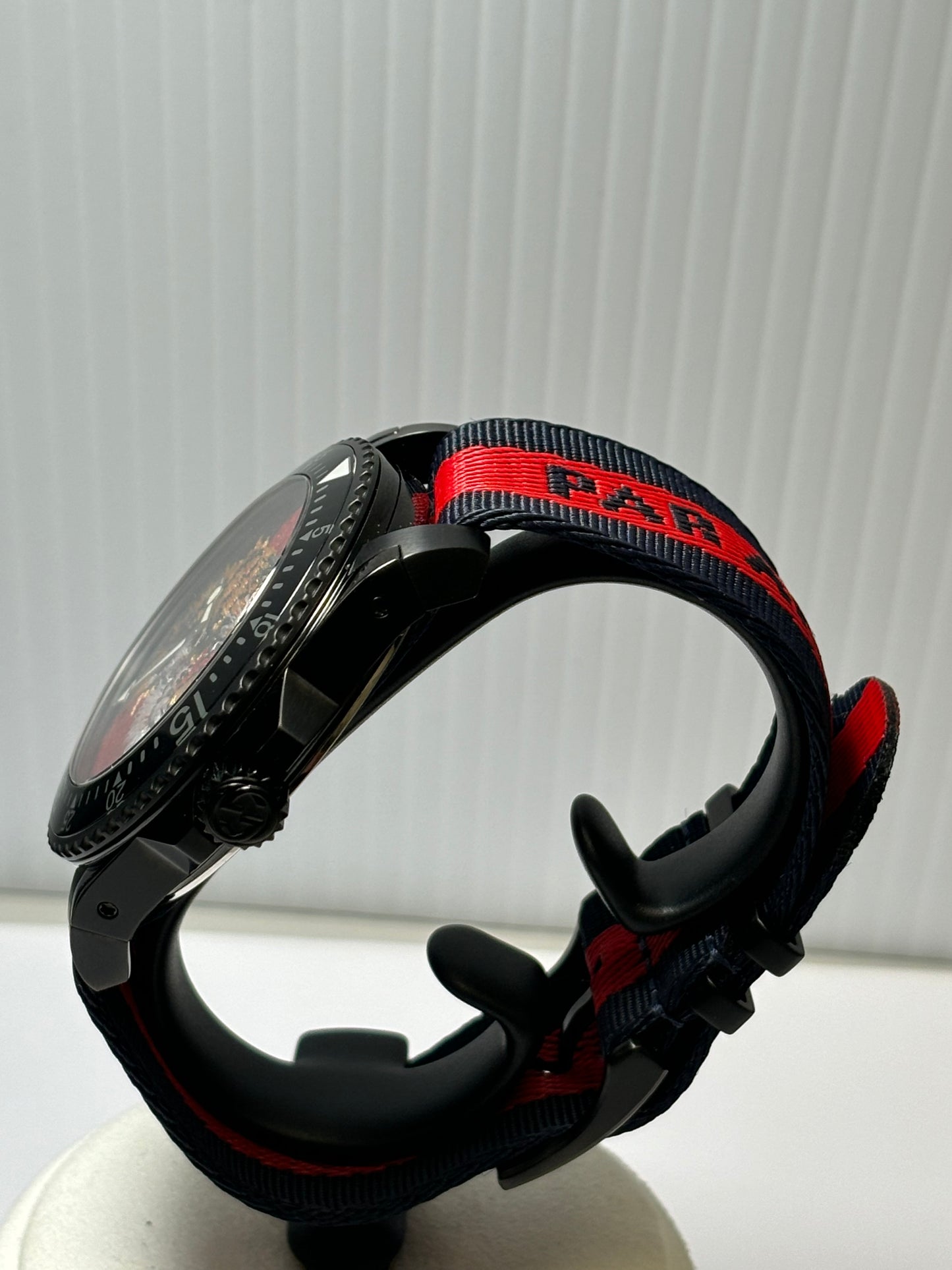 Gucci Dive Quartz  Watch in Black PVD Case